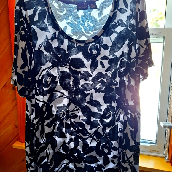 Black and white Top - Picture 1 of 5